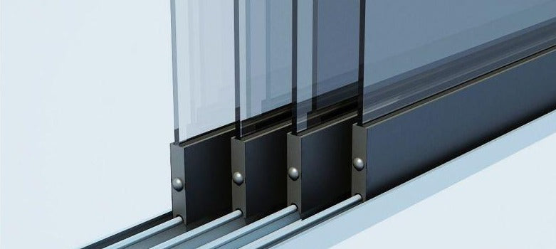 Glazen schuifwand - 4 railsysteem mat antraciet van 3920 mm breed met een totale hoogte van 2000 mm